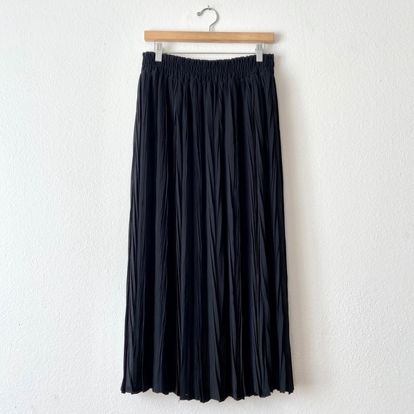 Apriori Dresses & Skirts - Vintage Pleated Crinkle Smocked Waist Skirt